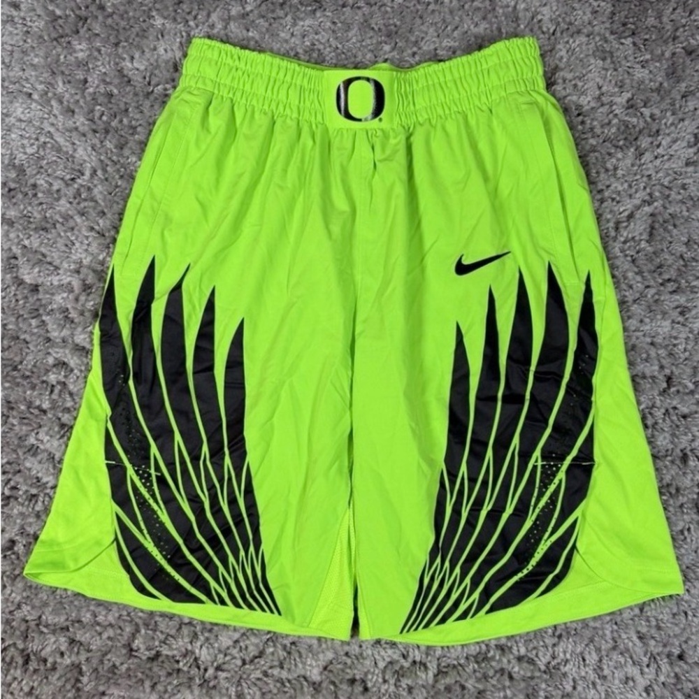 NIKE OREGON DUCKS WINGED SHORTS SIZE MEDIUM VOLT NEON *SUPER RARE*